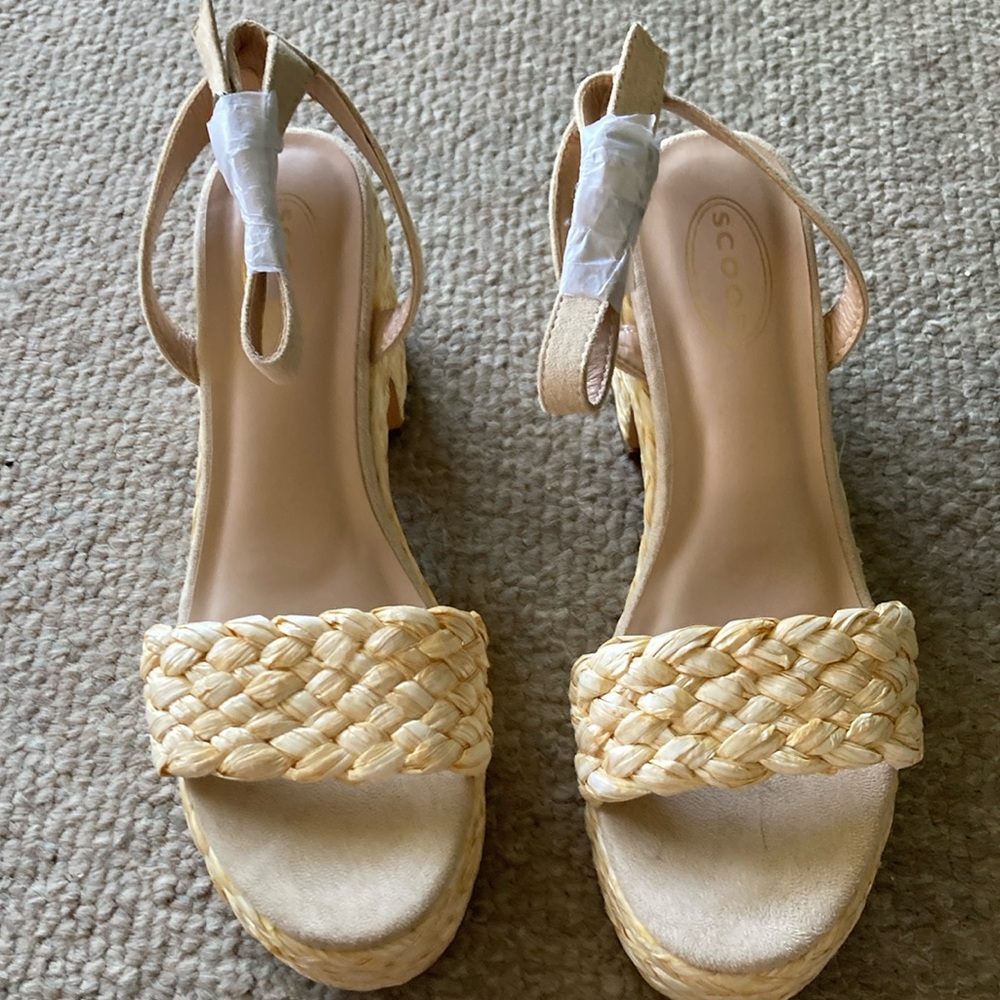 Scoop Women's Raffia Platform Sandals, Size 10
3.5'' block heel, NWOT